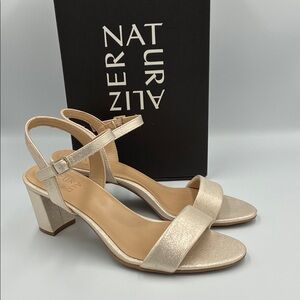 Naturalizer Women's Elegant Light Gold Block Heel Dress Sandals with box